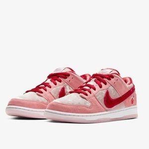 Nike sb “STRANGE LOVE”